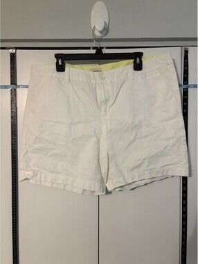 Shorts Women’s Sz 16 100% Cotton White Chino